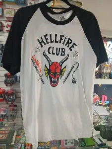 Remera Hellfire Club manga raglán