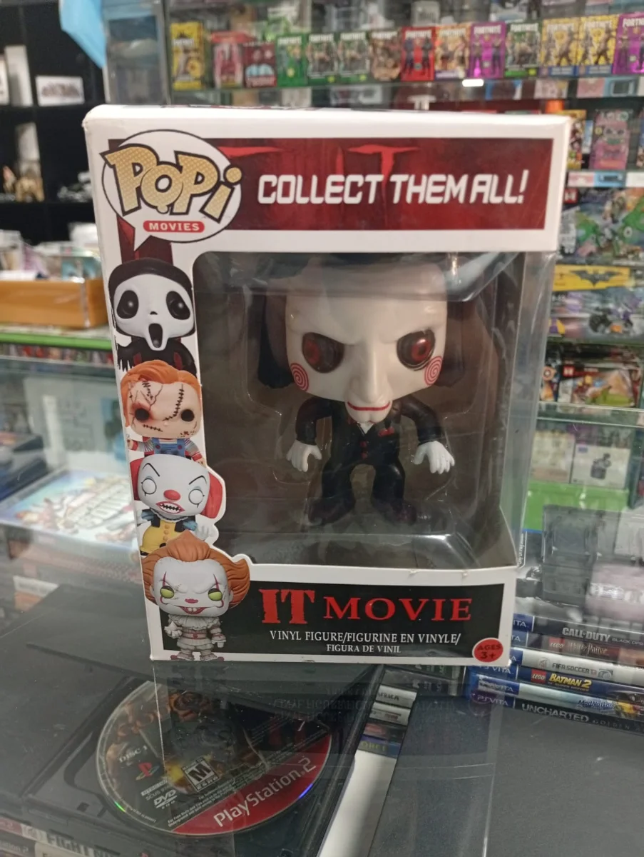 Figura coleccionable Pennywise con traje amarillo - IT — foto 1