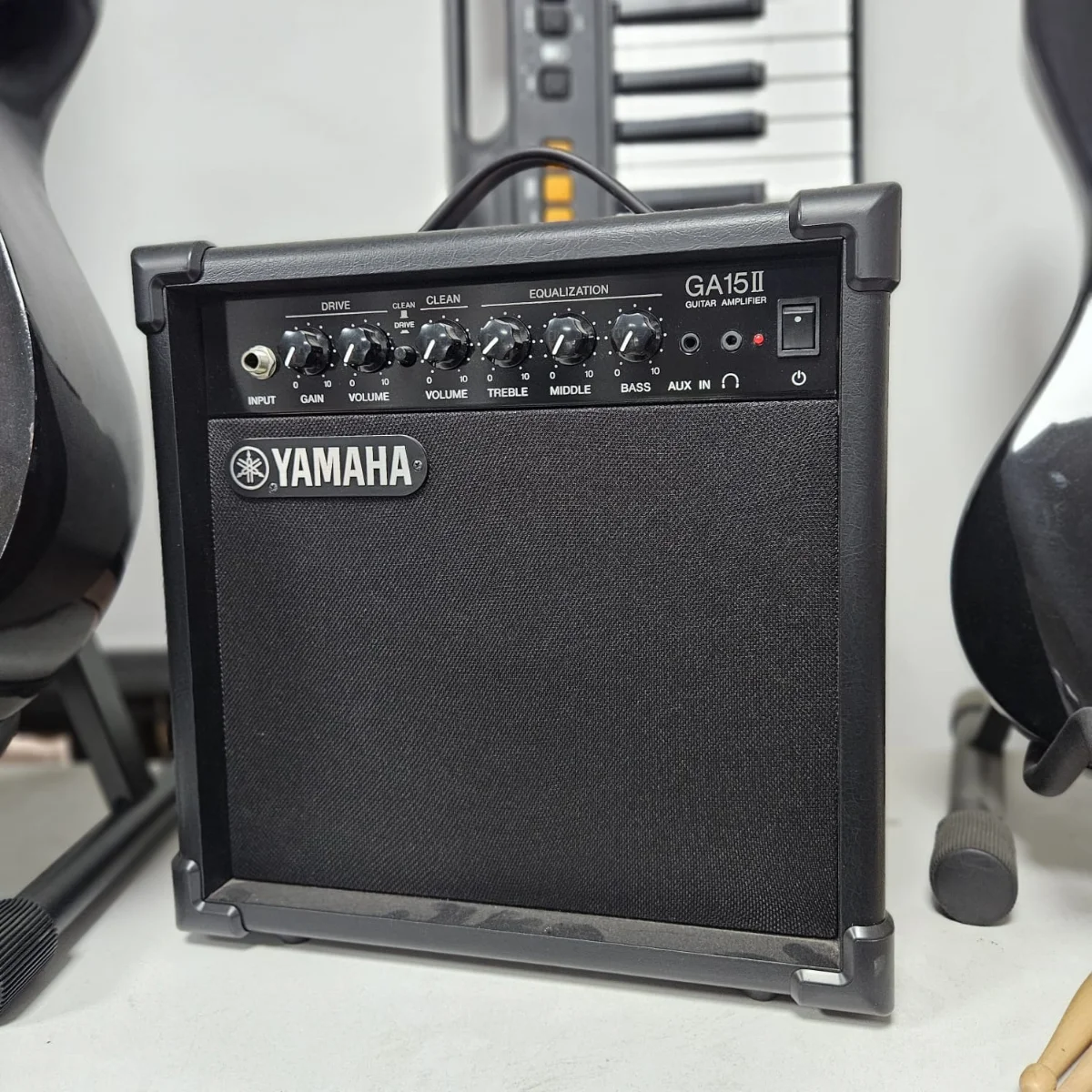 Amplificador Yamaha GA15II