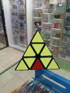 Cubo piramidal de ingenio