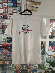 Remera blanca Spider-Man diseño minimalista