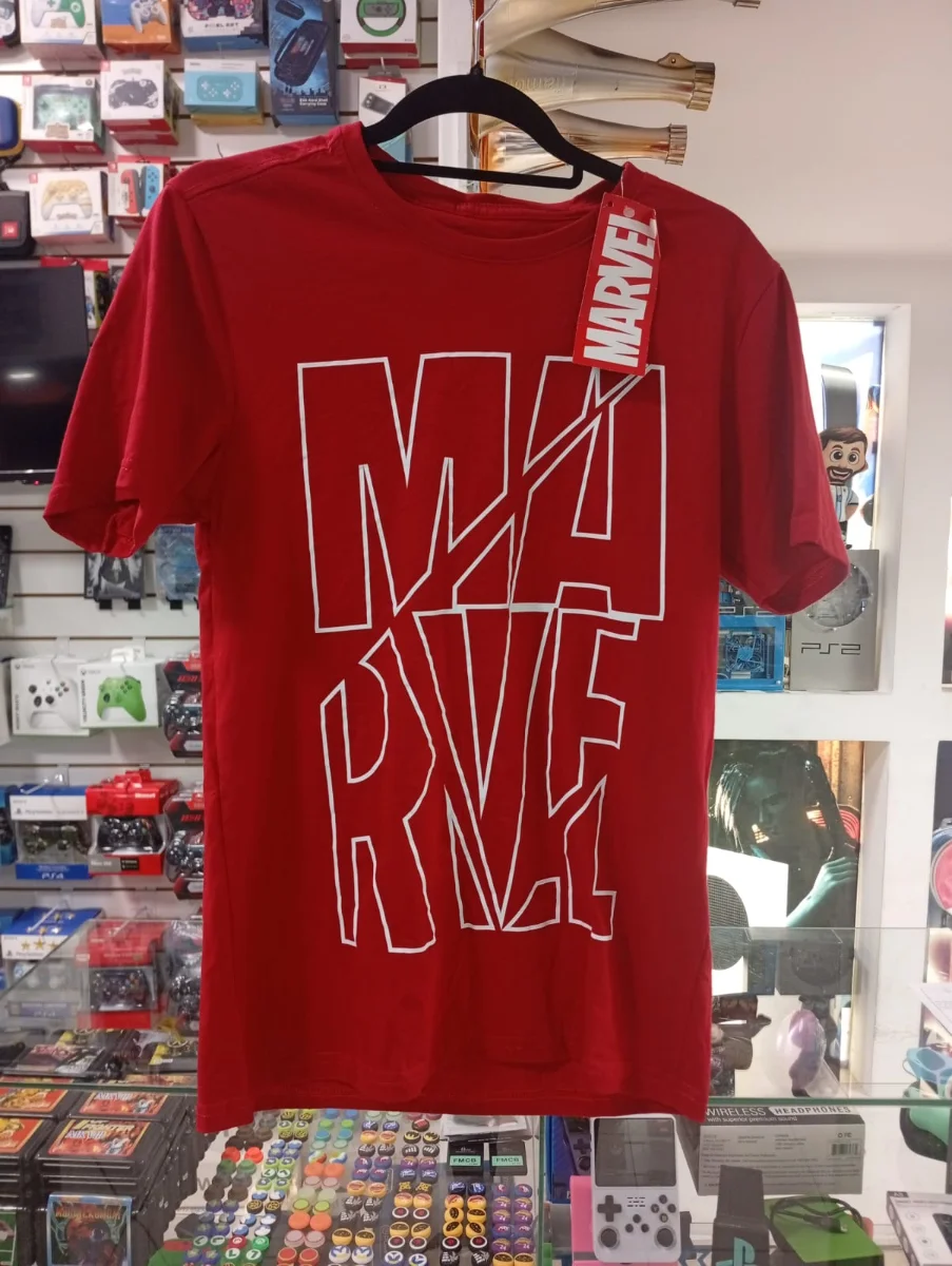 Remera roja Marvel logo
