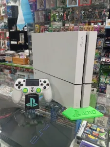 Consola PlayStation 4 Fat blanca con joystick
