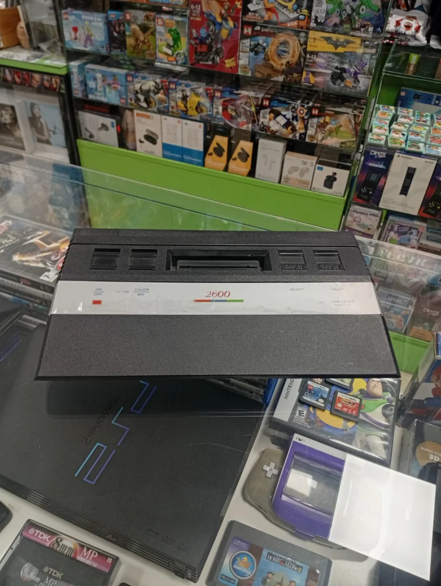 Consola retro estilo Atari 2600 con 208 juegos — foto 1