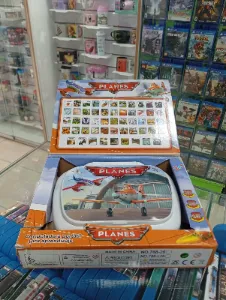 Computadora educativa Planes con palabras ilustradas