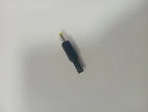 Cable corto con conector de alimentación DC