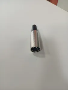 Conector XLR macho de 3 pines