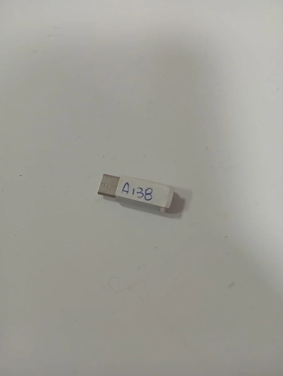 Conector/adaptador compacto marcado A138