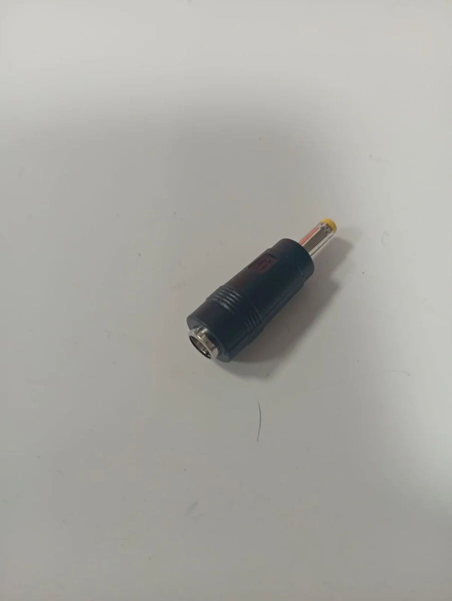 Adaptador DC tipo barril con terminales