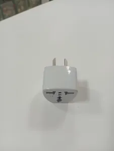 Adaptador universal de viaje con ficha de 2 patas