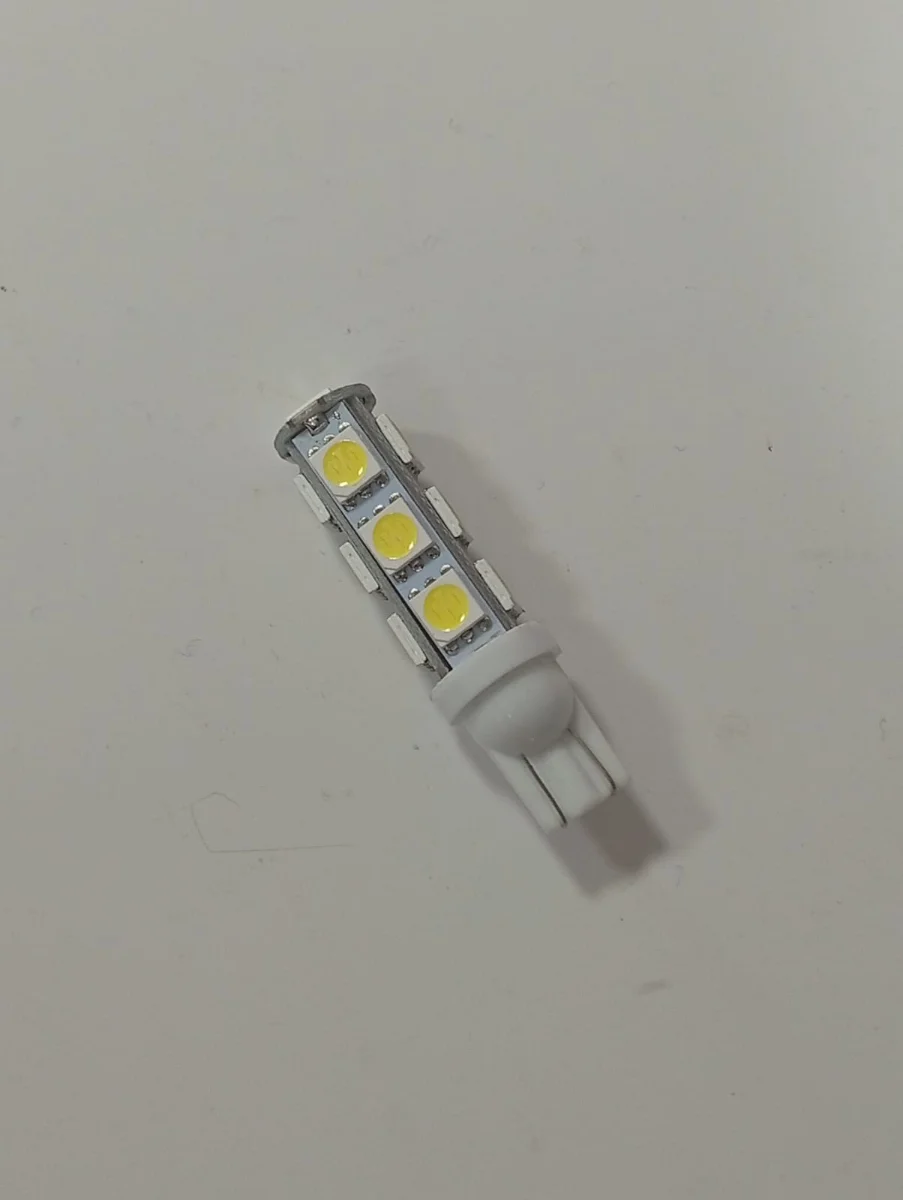 Lámpara LED automotor tipo T10