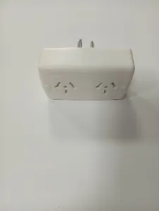 Adaptador múltiple de enchufe con dos tomas