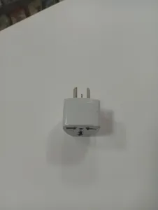 Adaptador universal de viaje