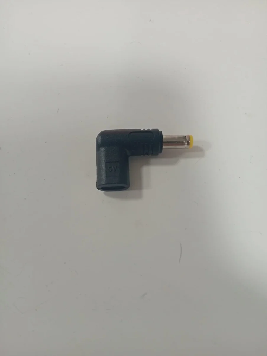 Adaptador DC en ángulo tipo barril