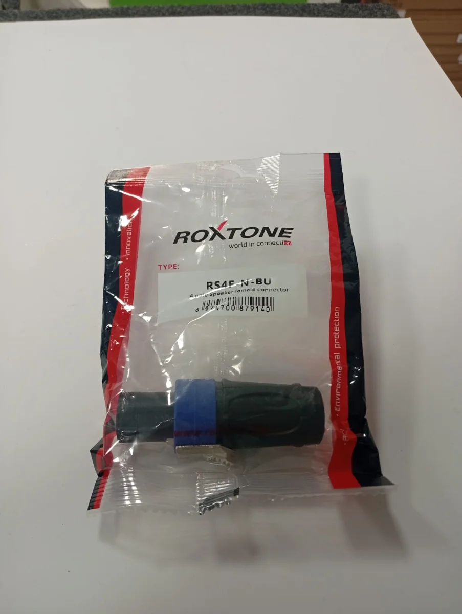 Conector profesional de audio Roxtone