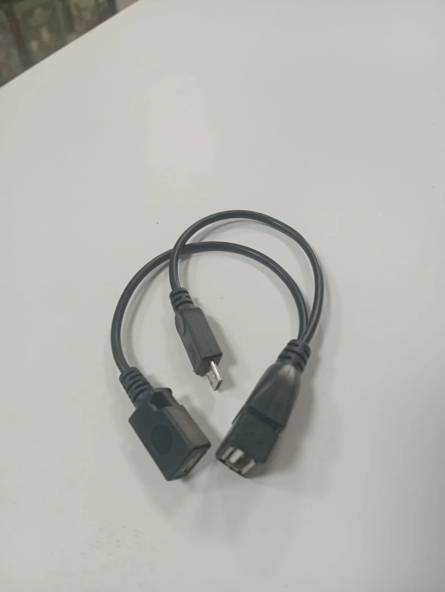 Cable adaptador USB con dos conectores