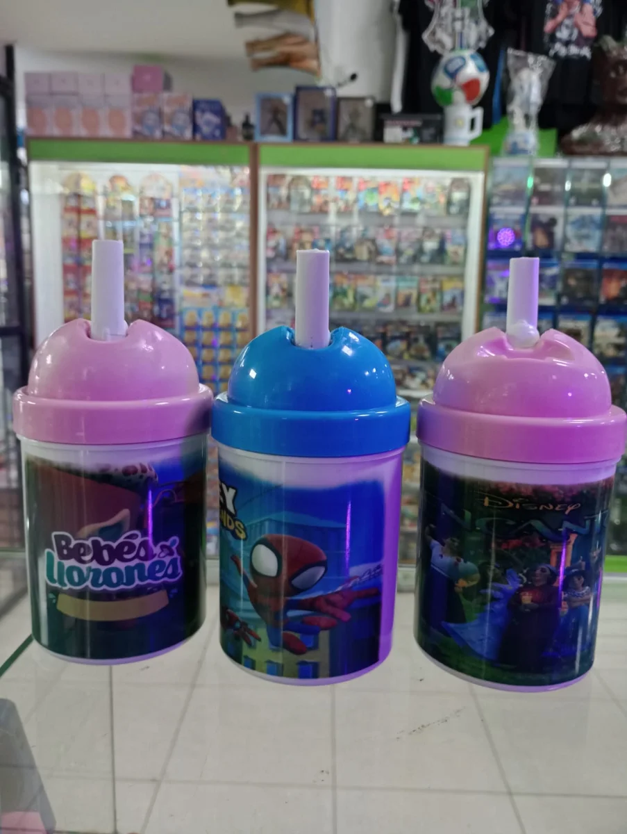 vaso con pico para niños varios diseños