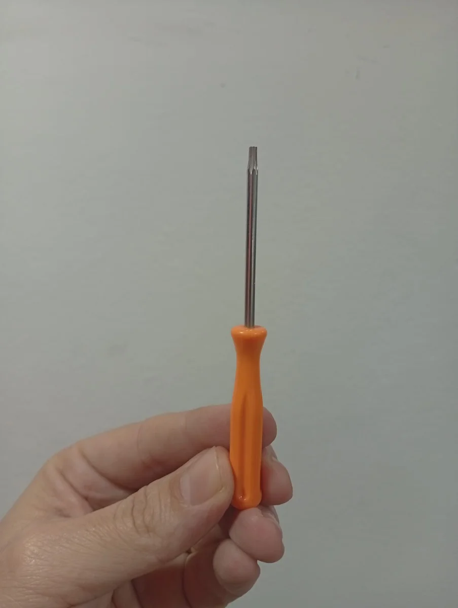 Destornillador de precisión para consolas