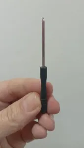 Destornillador pequeño para celulares y consolas