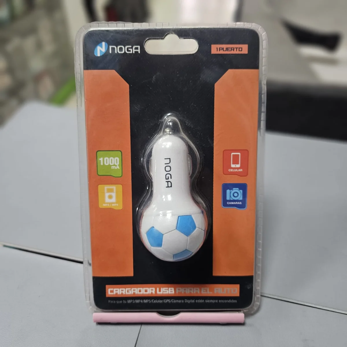 Cargador Noga USB para auto diseño pelota