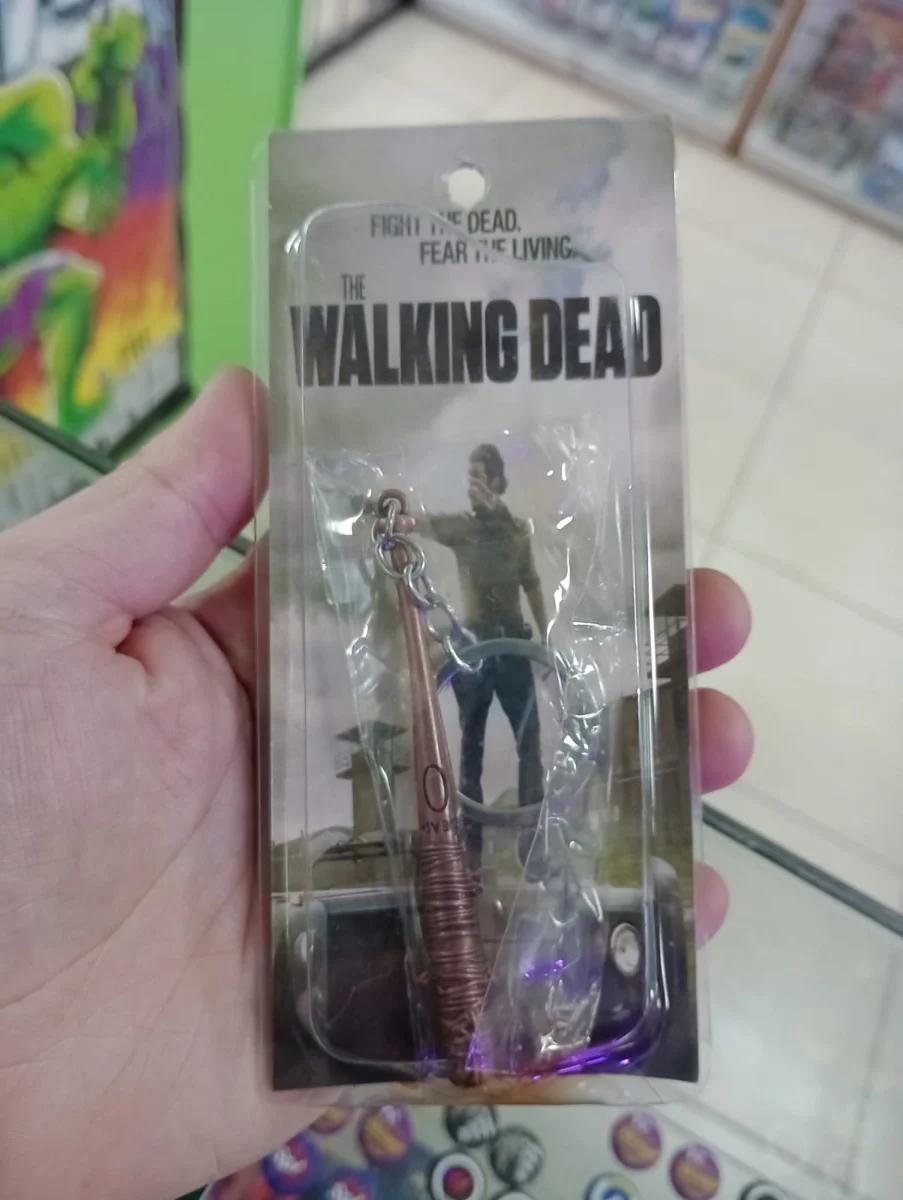 llavero de metal walking dead