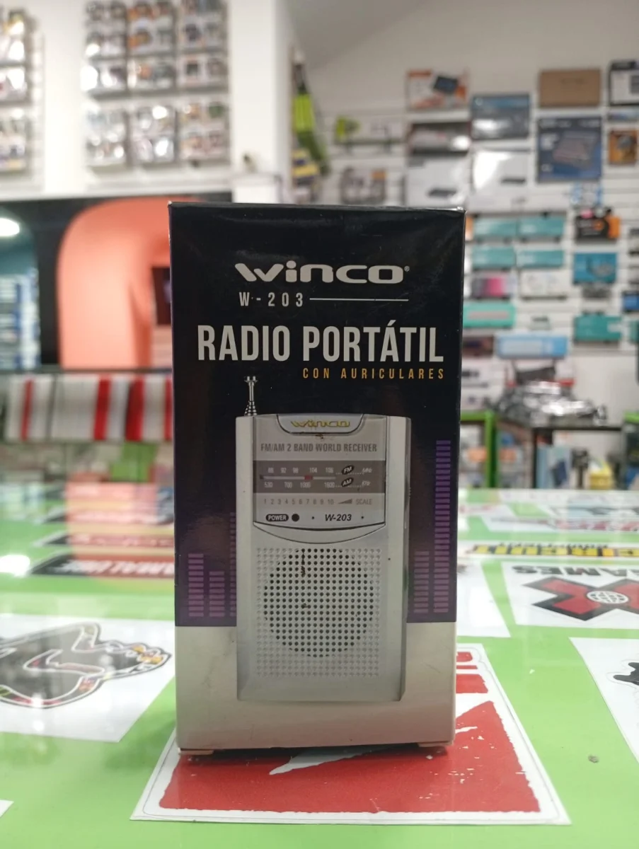 Radio portátil Winco W-203 AM/FM