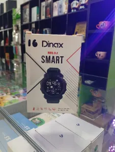 Smartwatch Dinax de diseño robusto