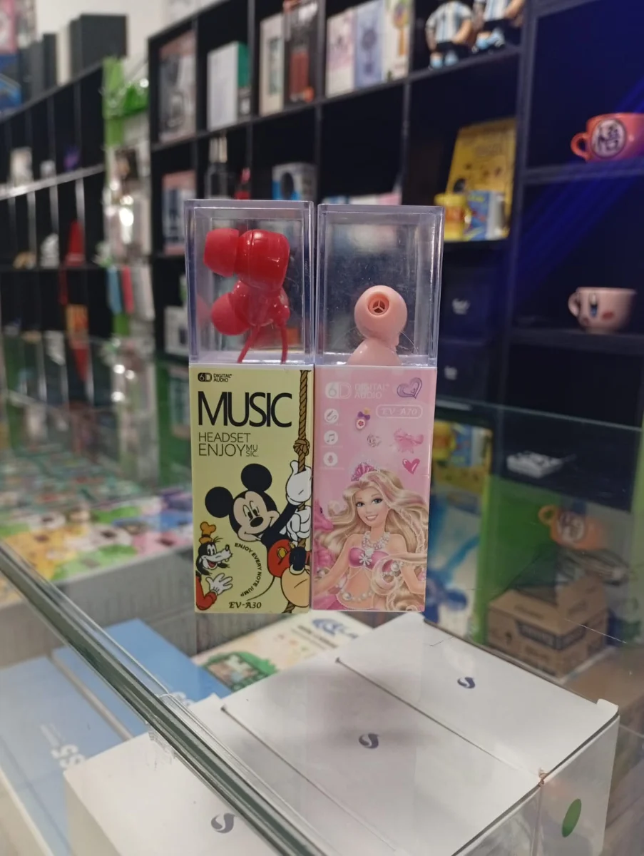 Auriculares infantiles con cable, diseños variados