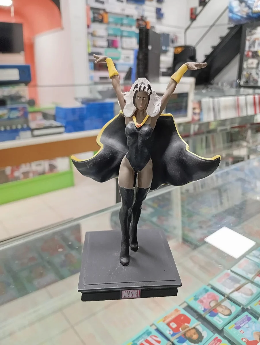Figura coleccionable de Tormenta