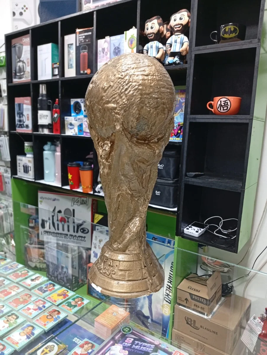Réplica decorativa de la Copa del Mundo