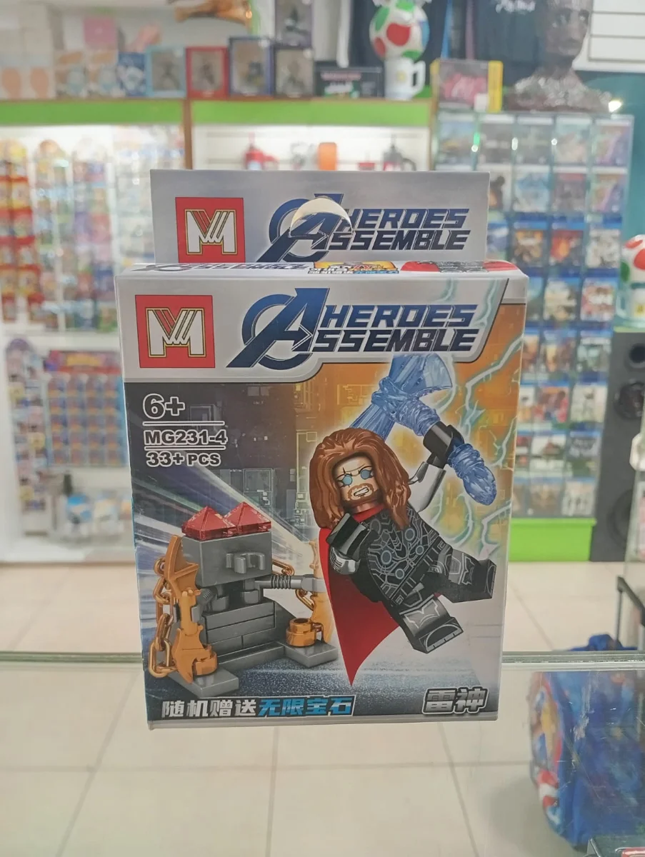 Figura armable Avengers de superheroína pelirroja