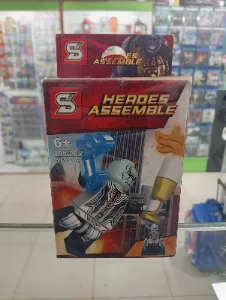 Figura armable Avengers de villano con energía