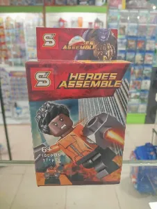 Figura armable Avengers de superheroína con arma