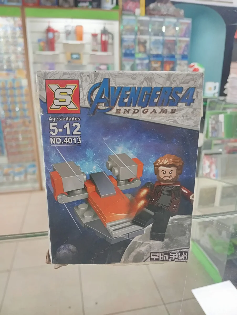 Set de bloques armables Avengers con superheroína y vehículo naranja